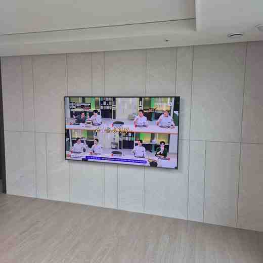 높이 재조정 무타공 벽걸이TV 설치