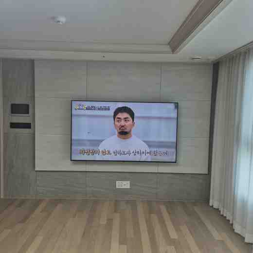 높이 재조정 무타공 벽걸이TV 설치