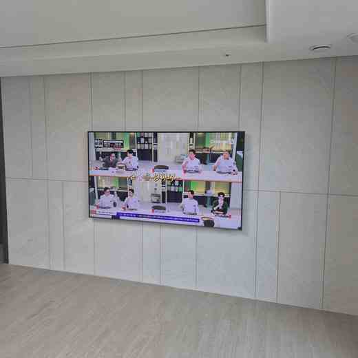 벽걸이TV 높이 재조정 최종 위치 확인