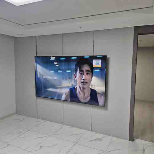 벽걸이TV 높이 재조정 최종 위치 확인