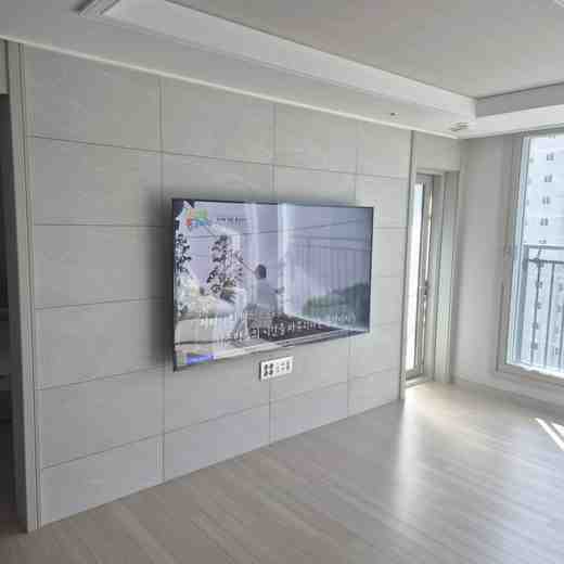 벽걸이TV 높이 재조정 최종 위치 확인