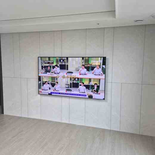 벽걸이TV 높이 재조정 최종 위치 확인